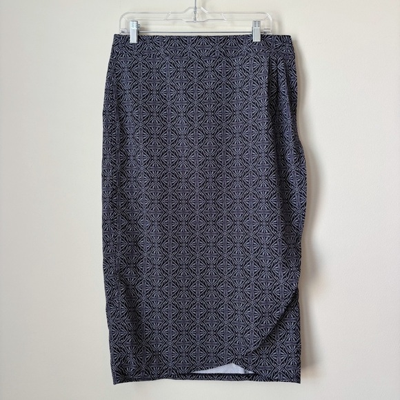 RipSkirt Hawaii Black Pearl Batik Medium Length 3 - Picture 1 of 8
